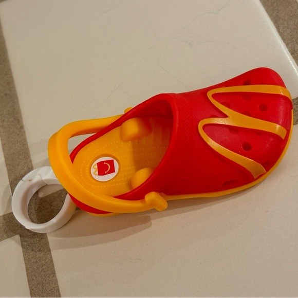 Mini Crocs #4 “Golden Arches” McDonalds toy - Picture 4 of 5